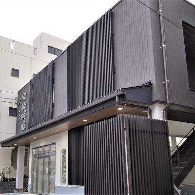五香ビル　採光・目隠しルーバー設置工事