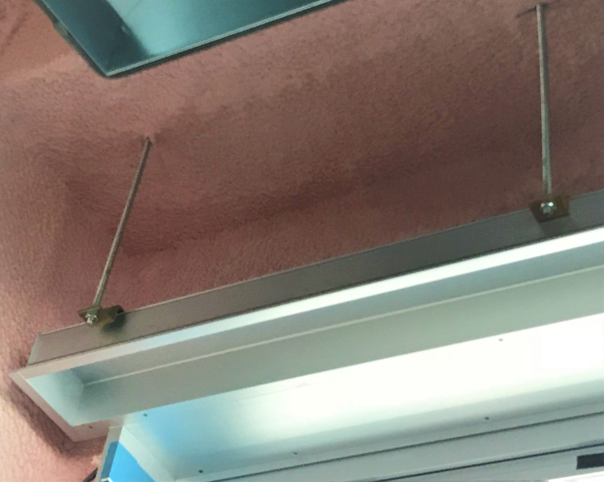 ボックスレール施工事例集 | ブラインドボックス施工途中 | 田中金属